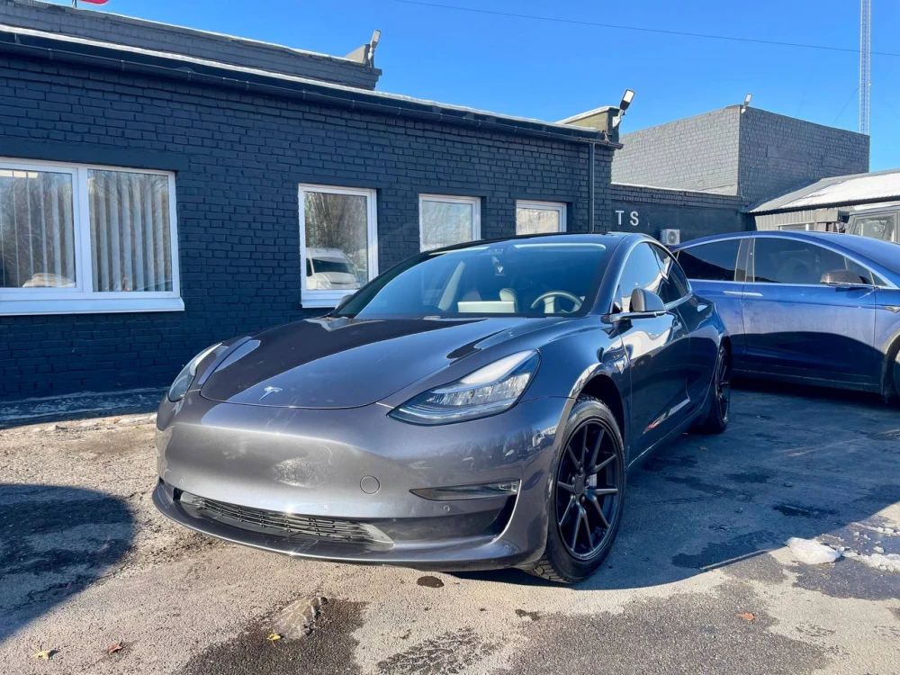 Tesla Model 3  Standard Plus 2020  Фото №3