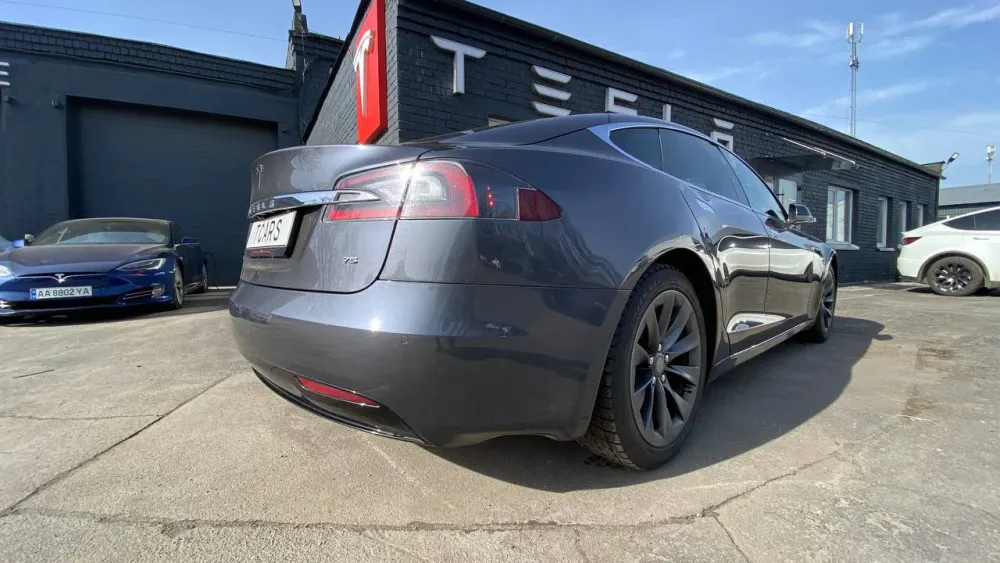 Tesla Model S AP 2.0 75 2016  Photo №19