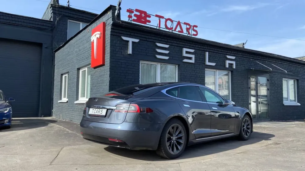 Tesla Model S AP 2.0 75 2016  Photo №17