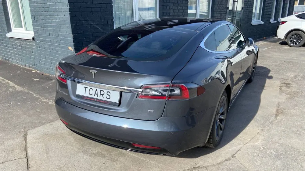 Tesla Model S AP 2.0 75 2016  Photo №18