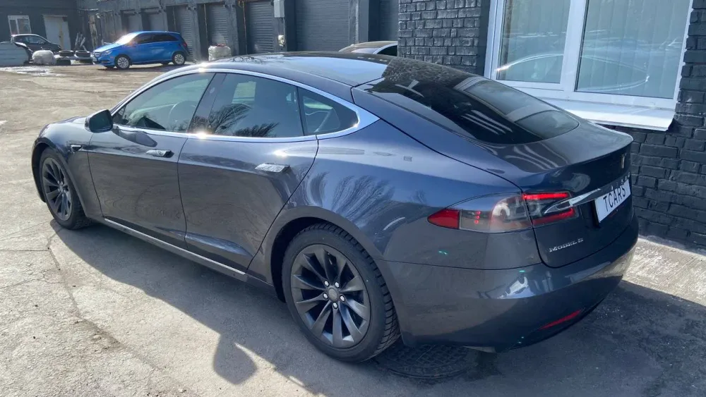 Tesla Model S AP 2.0 75 2016  Photo №9