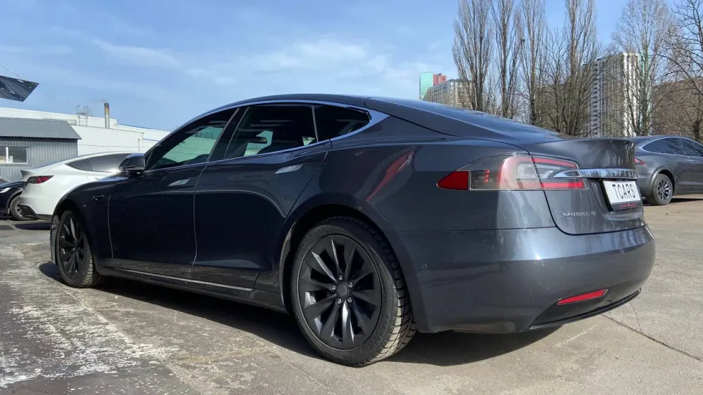 Tesla Model S AP 2.0 75 2016  Photo №10