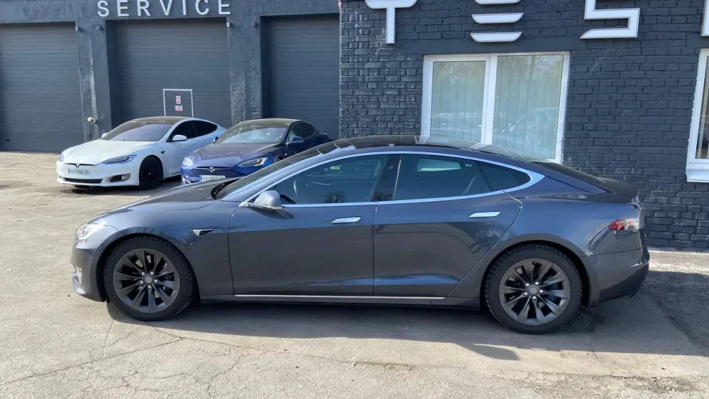 Tesla Model S AP 2.0 75 2016  Photo №8