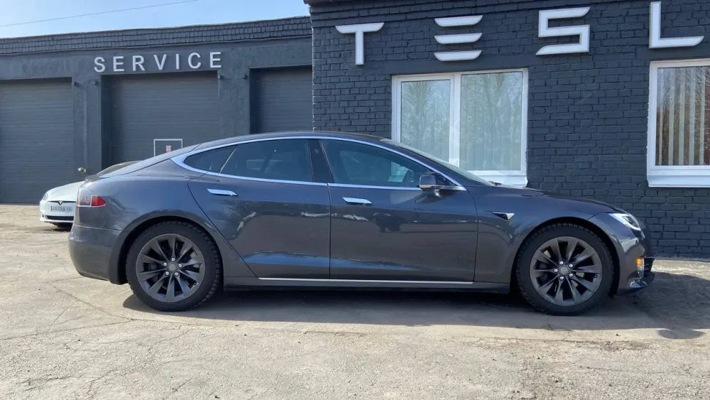 Tesla Model S AP 2.0 75 2016  Photo №14