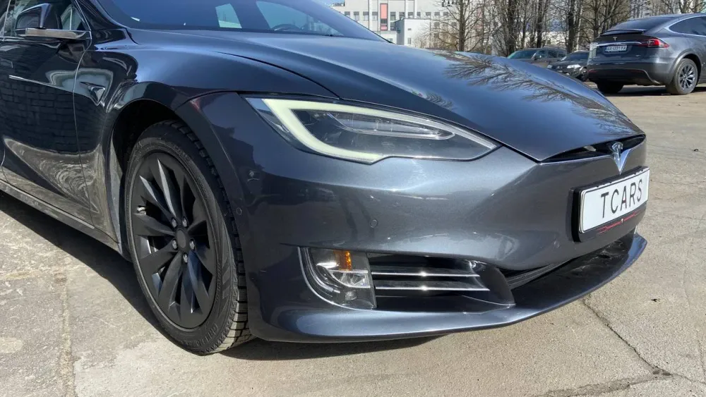 Tesla Model S AP 2.0 75 2016  Photo №15