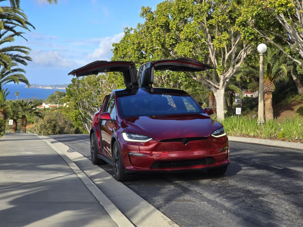 Tesla Model X  2025  Фото №2