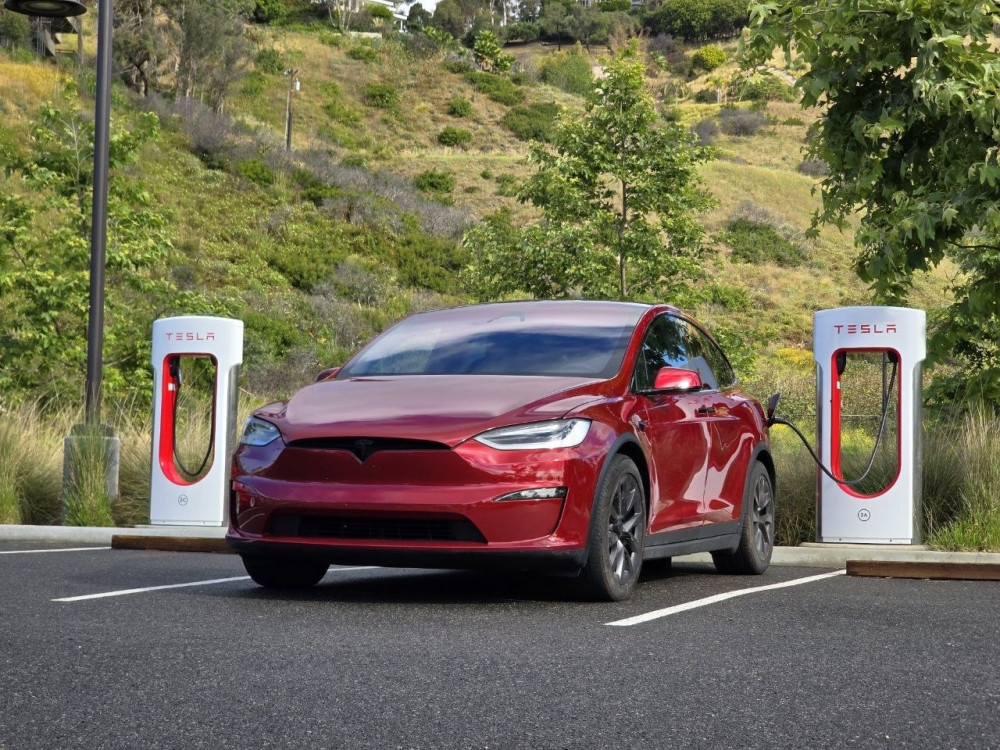 Tesla Model X  2025  Фото №8