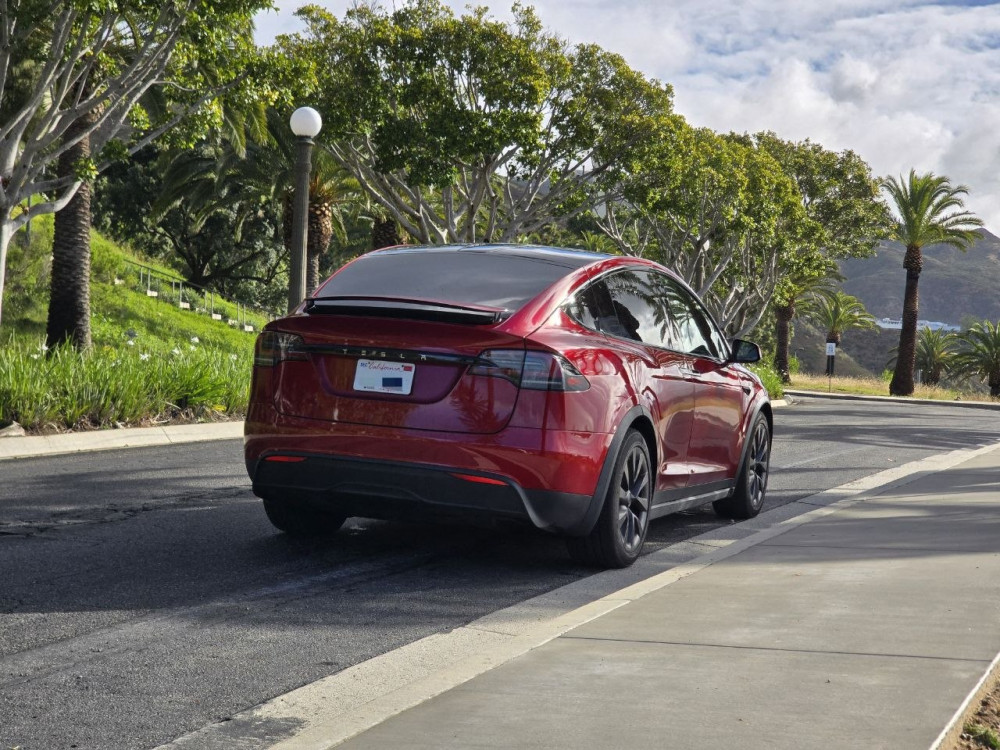 Tesla Model X  2025  Фото №9