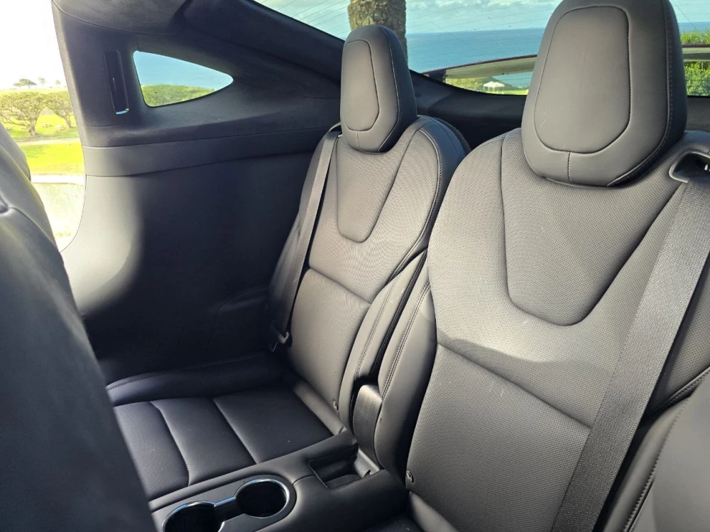 Tesla Model X  2025  Фото №17