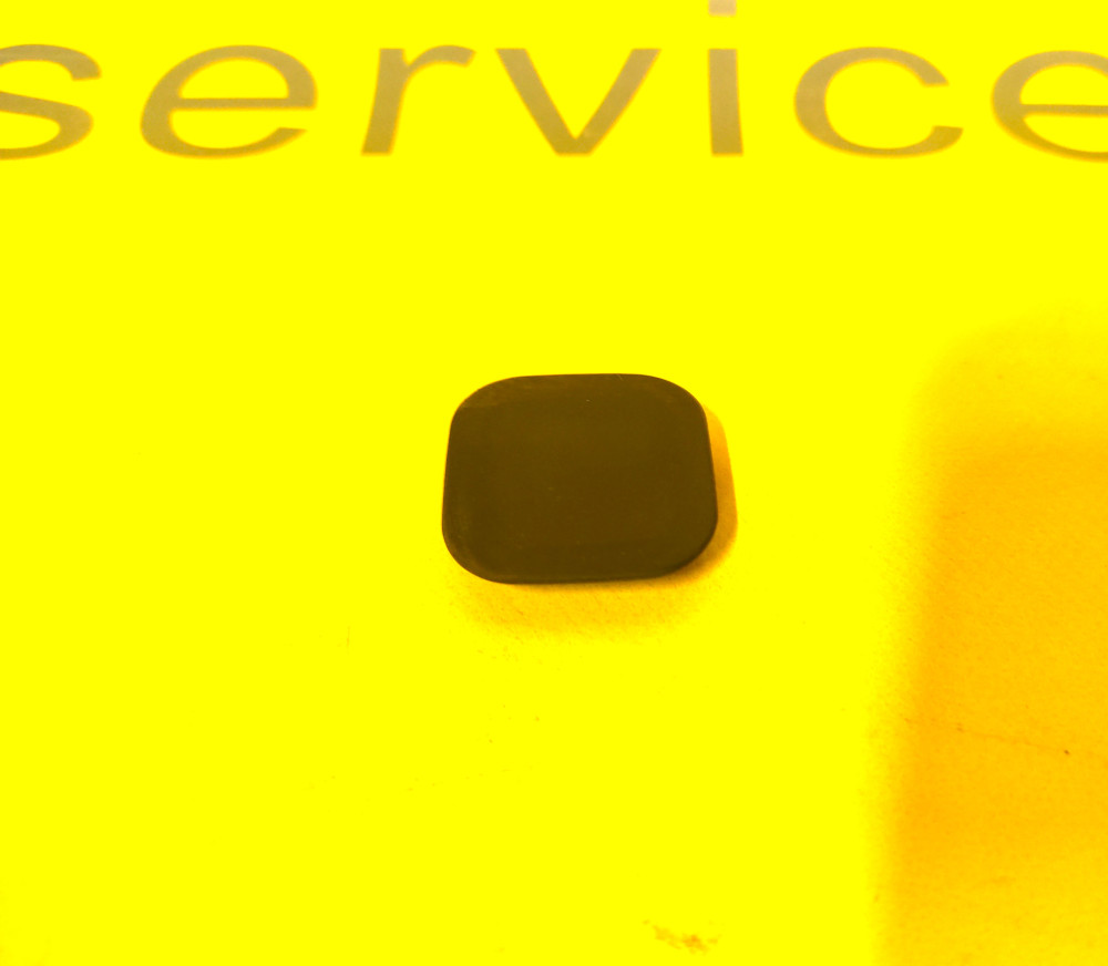 Заглушка резиновая задних дверей квадратная (26х26 - TPV) Tesla Model Y 2020-2025, Y Juniper 1507355-00-A  Фото №3