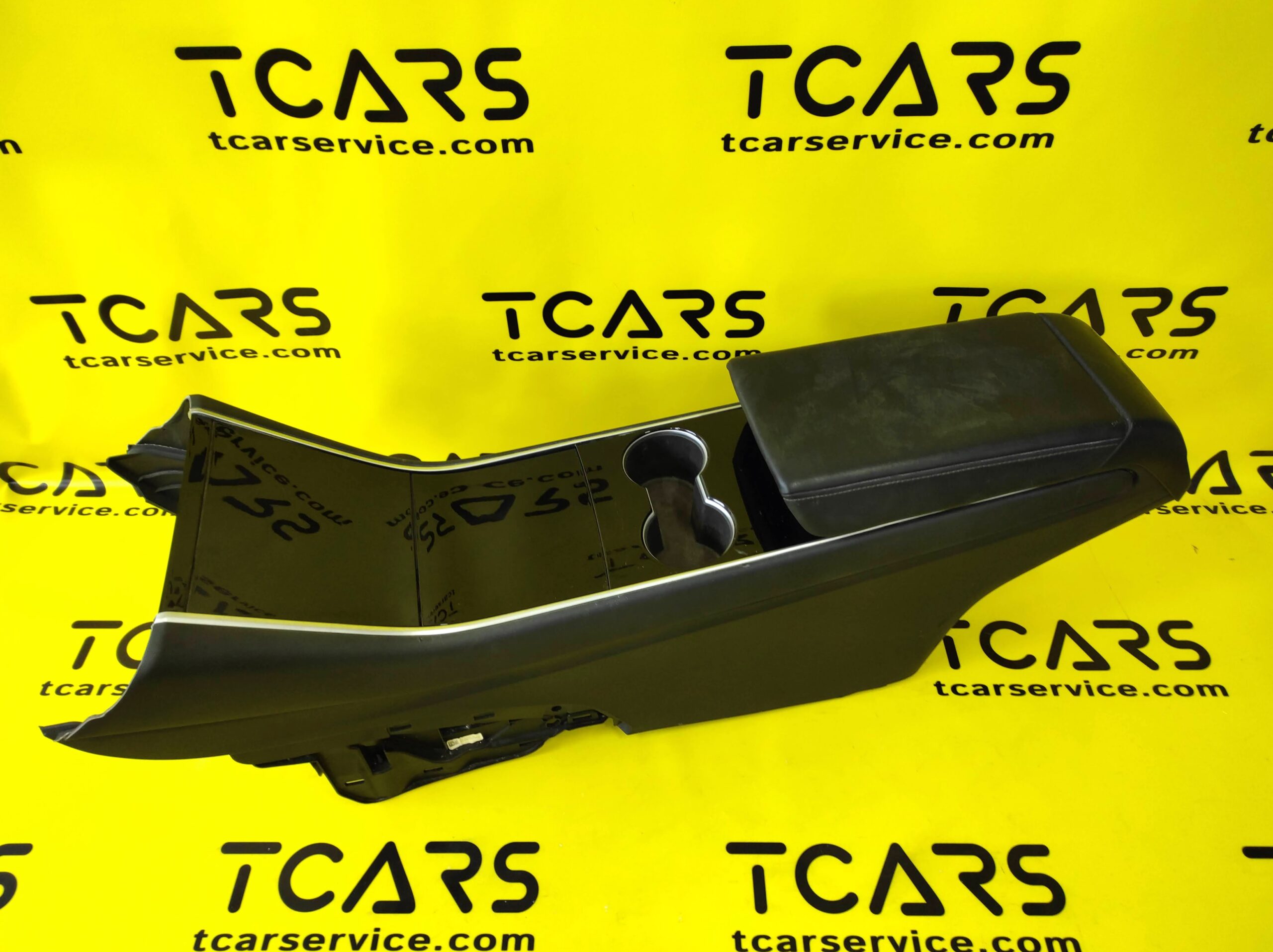 Tesla Model 3 2017-2020 Center Console Armrest Complete Assembly OEM (used) 1087900-00-E(1087900-98-D)  Photo №2