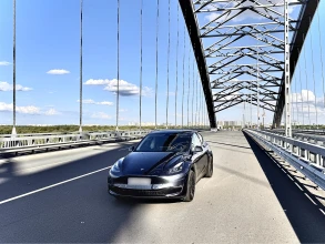 Tesla Model Y LR DM 2024