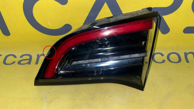 Правий ліхтар кришки багажника (4-pin) Tesla Model 3 (17-23), Model Y (20-25) 1502089-00-B