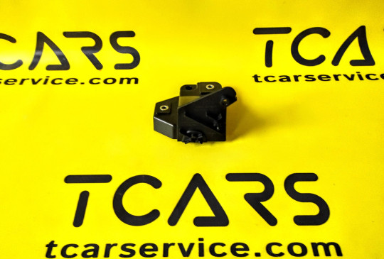 Кронштейн крепления переднего бампера и фары справа Tesla Model S 2016-2021 1061332-00-B