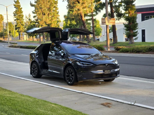 Tesla Model Х FSD LR 2024