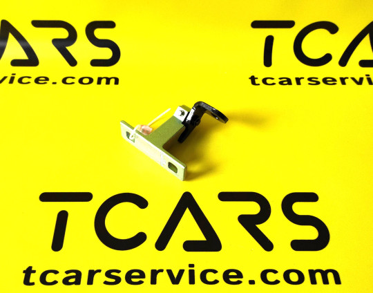 Петля двери задней верхняя левая сторона Tesla Model Y 2020-2025, Y Juniper 1497494-00-C