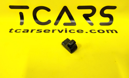 Кронштейн (крючок) фиксации солнцезащитного козырька (черный) Tesla Model S 2012-2021 1002479-02-E