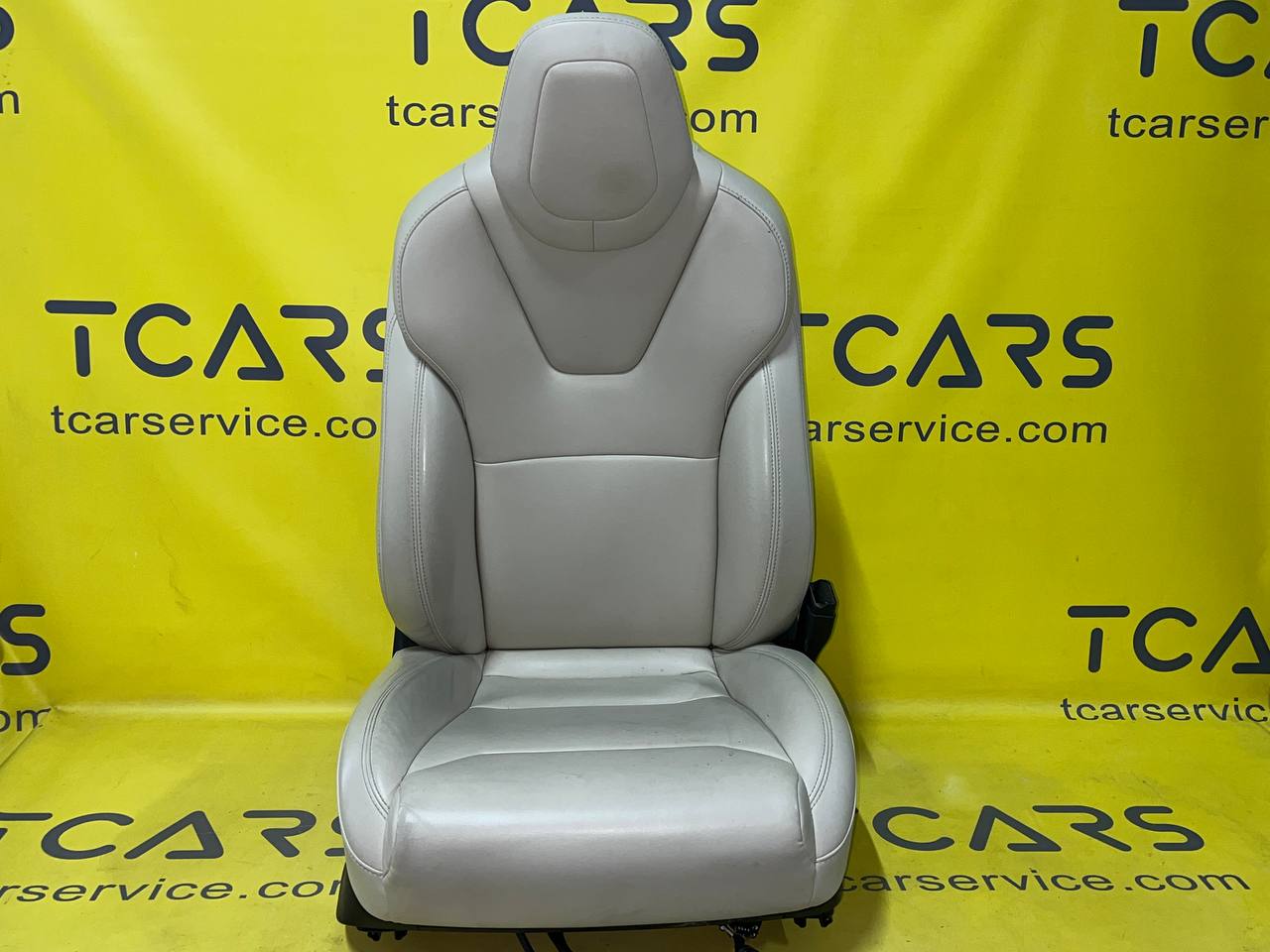 Сидіння переднє праве пасажирське GEN3 PUR Cream Tesla Model S 9876536-03-A
