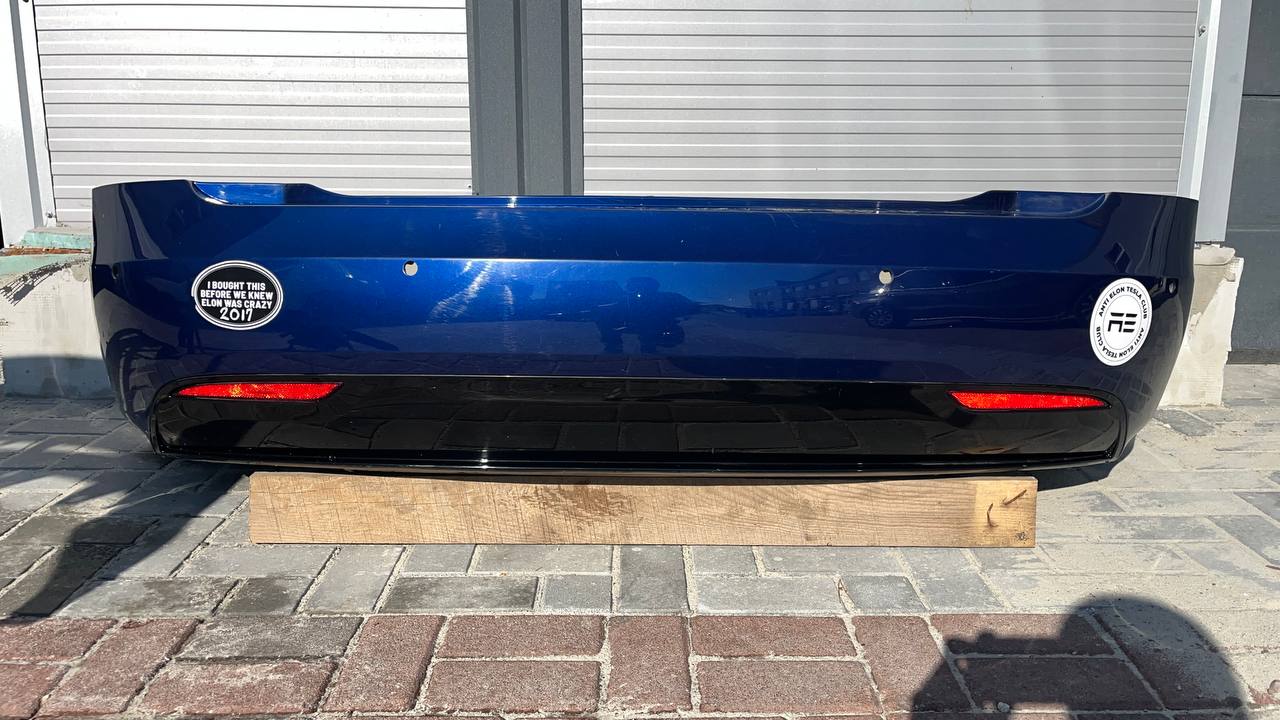 Бампер задній Tesla Model S Refresh 2016-2021 1057319-S0-A