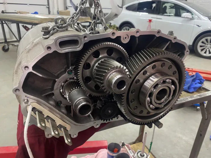 Ремонт двигателей Tesla