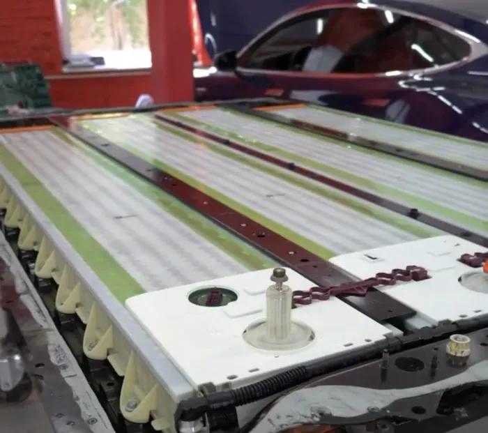 Ремонт батарей Tesla