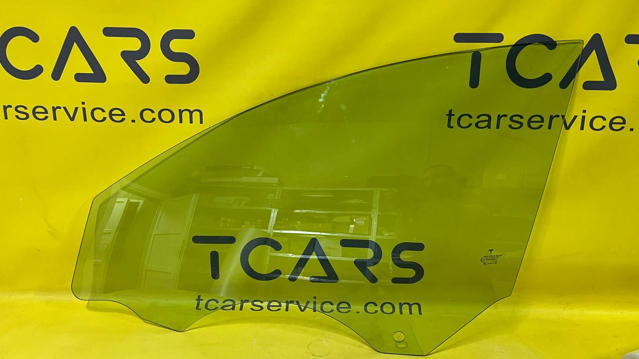 Скло двері передньої лівої одинарне Tesla Model Y 1495508-00-B