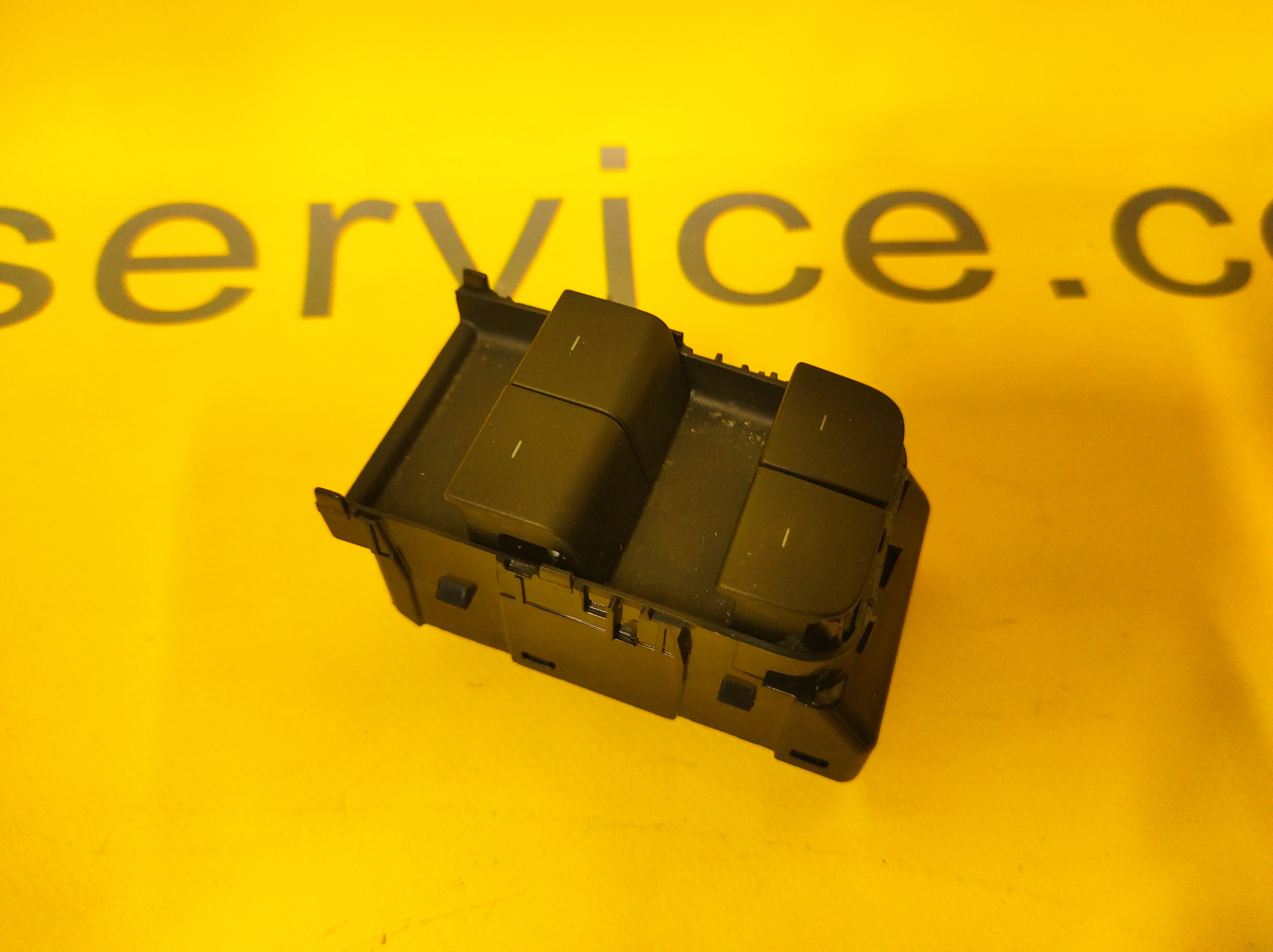 Блок кнопок управління склопідіймачами в карті дверей водія - матовий Tesla Model Y 2020-2025, 3 2017-2023 1081037-02-G  Фото №3