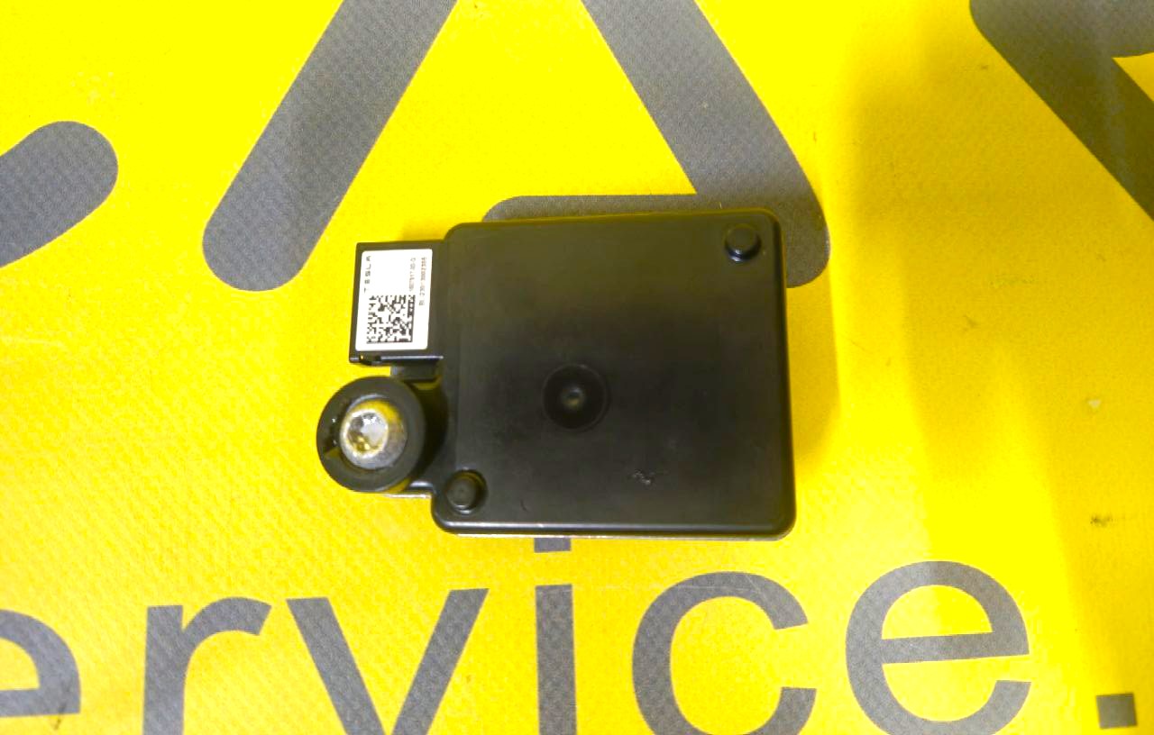 Блок радара внутреннего в салоне Tesla Model Y 2020-2025 1607917-00-G  Фото №6