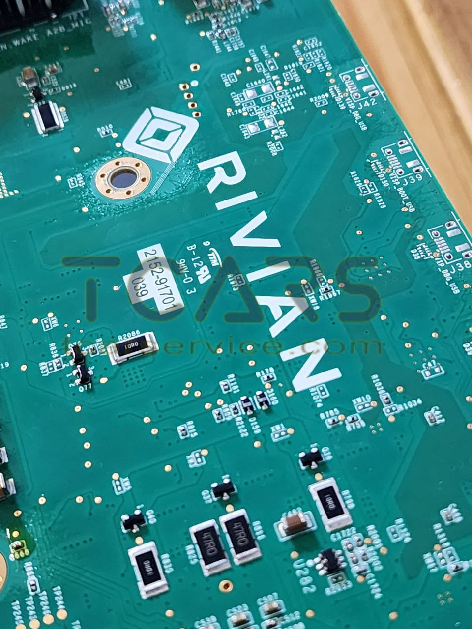 Rivian R1S MCU Main Computer Control Module AXM OEM PT00001493