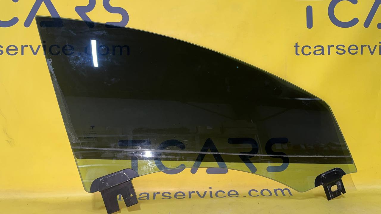 Скло передніх правих дверей (з тонуванням) Tesla model S 12-21 6006647-00-E