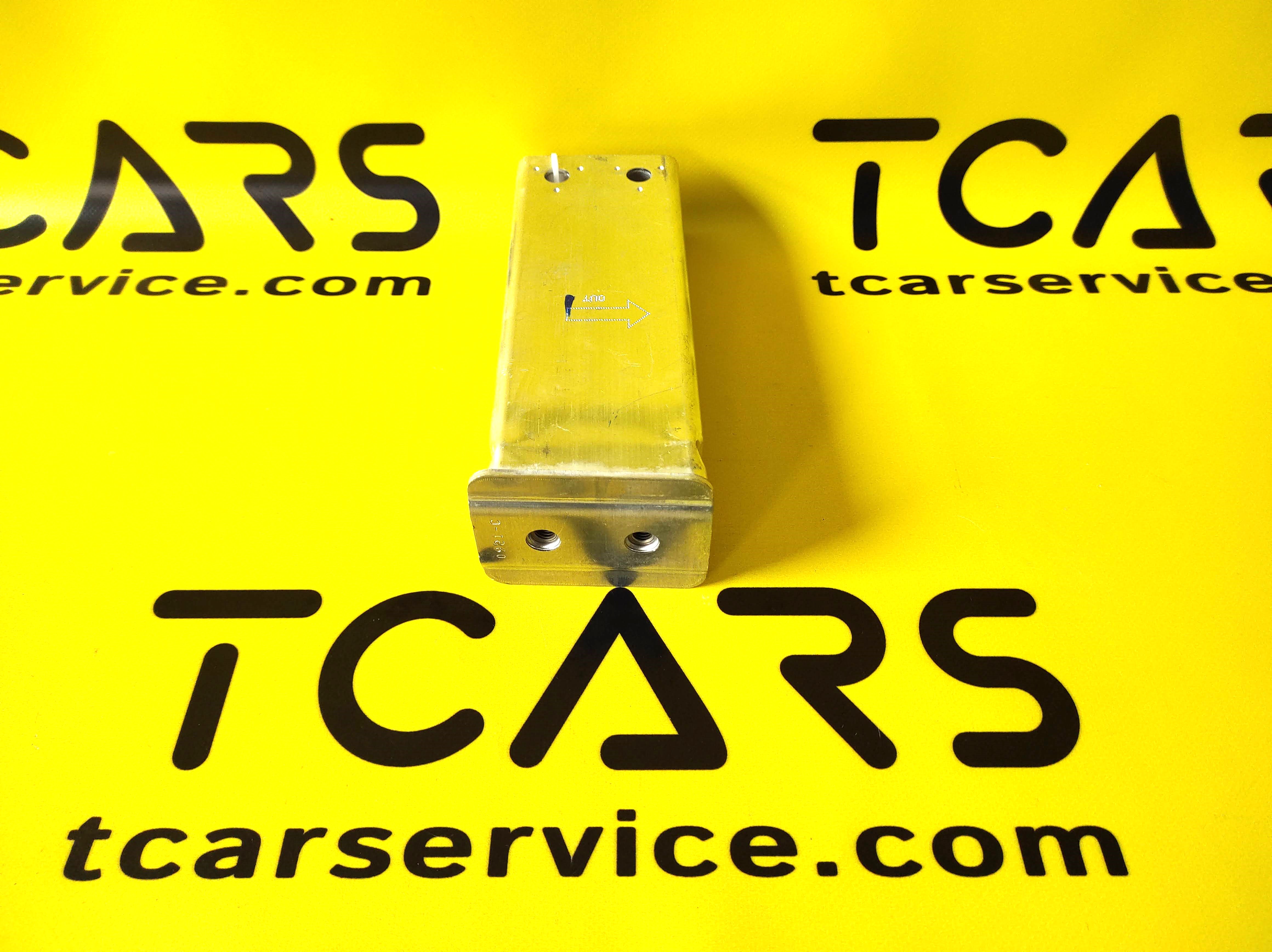 Кронштейн нижнього підсилювача переднього бампера Tesla Model 3, Y 1109193-00-C