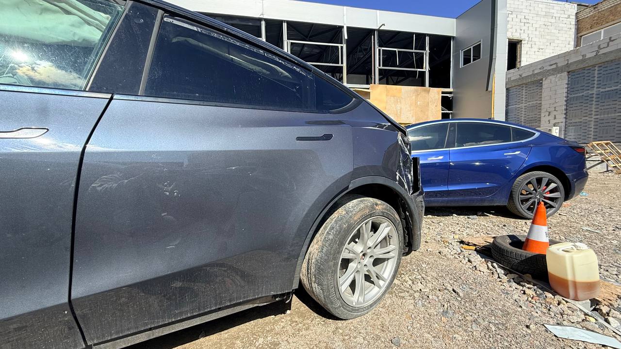 Ліва задня двер  Tesla Model Y 1493561-E0-A